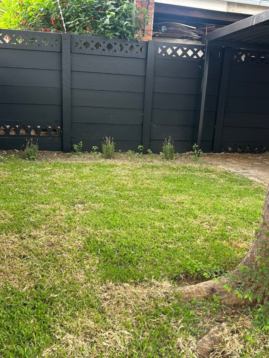 To Let 1 Bedroom Property for Rent in Meerhof North West